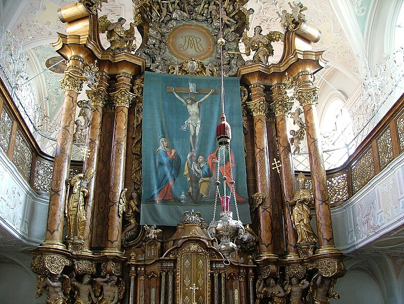 File:Altar - panoramio (77).jpg