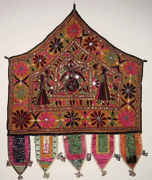 File:Alter Cloth (Toran), Saurashtra, Gujarat, India, 20th Century, cotton, metal and mirror pieces. plain weave with embroidery and mirror work, Honolulu Academy of Arts.jpg