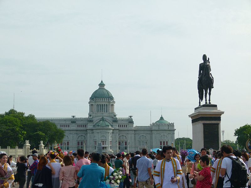 File:Ananta Samakom Throne Hall (19.08.2016).jpg