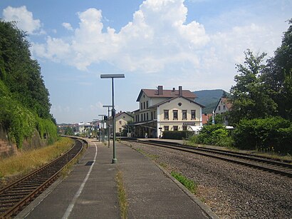 How to get to Bahnhof Annweiler am Trifels with public transit - About the place