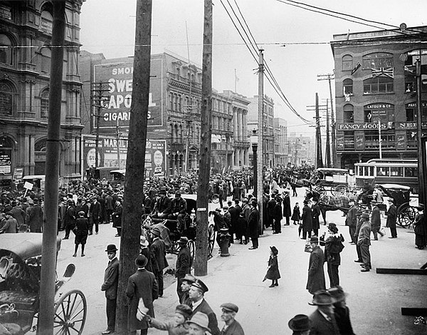 An anti-conscription parade in Montreal on May 17, 1917