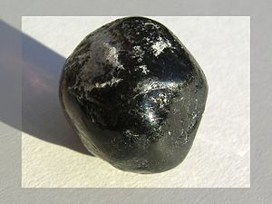 Obsidian: Etymologie, Entstehung, Beschaffenheit