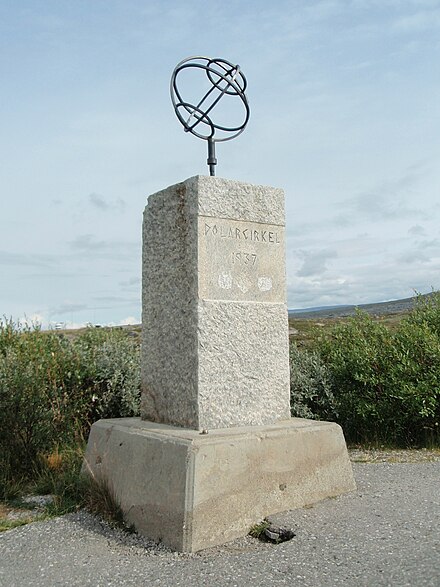 Arctic Circle monument, 1700 km from Trelleborg, 1000 km from Oslo, 1300 km to Kirkenes