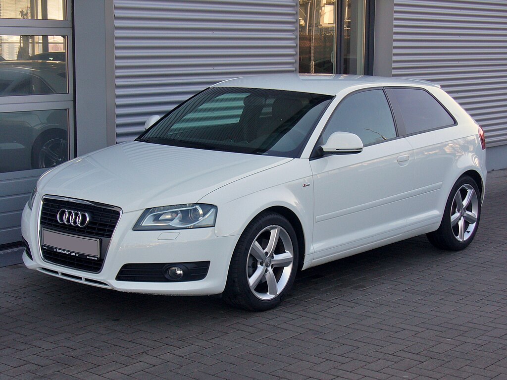 File:Audi A3 8P 2.Facelift S line 1.2 TFSI Ibisweiß.JPG - Wikipedia