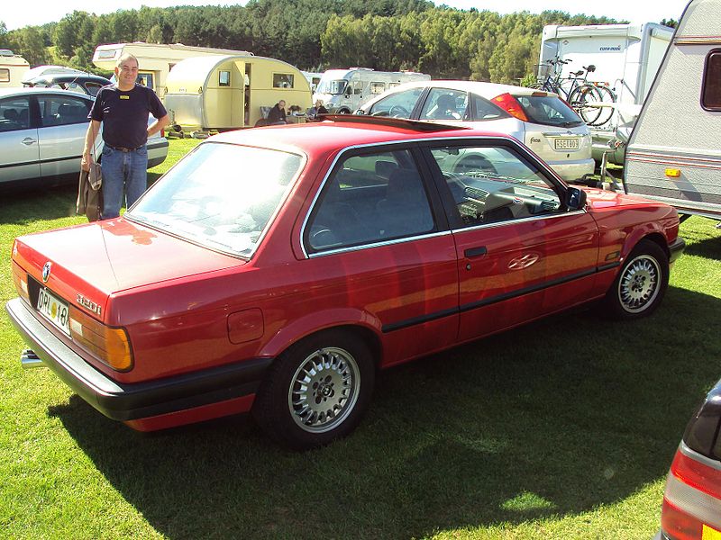 File:BMW 320i (5009759913).jpg