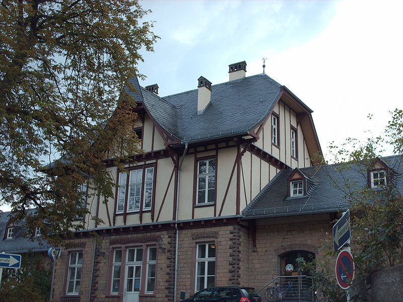 File:Bahnhof Bad Münstereifel Front.jpg