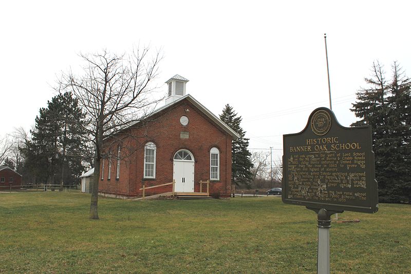 File:Banner Oak School Historic Site Bedford Township Michigan.JPG