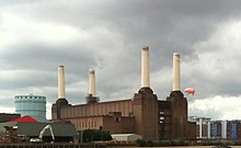 Algie replica flying over the Battersea Power Station on 26 September 2011 Battersea Power Station pig 2.jpg