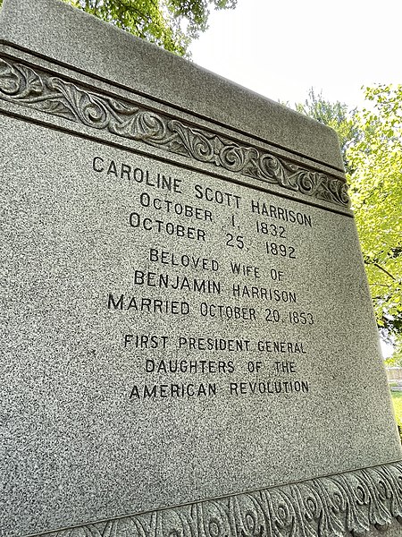 File:Benjamin Harrison grave - June 2022 - Sarah Stierch 04.jpg