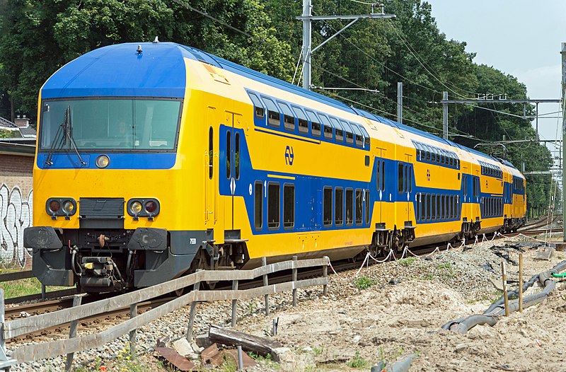 File:Bilthoven DDZ 7533 Zwolle - Utrecht (9283330134).jpg