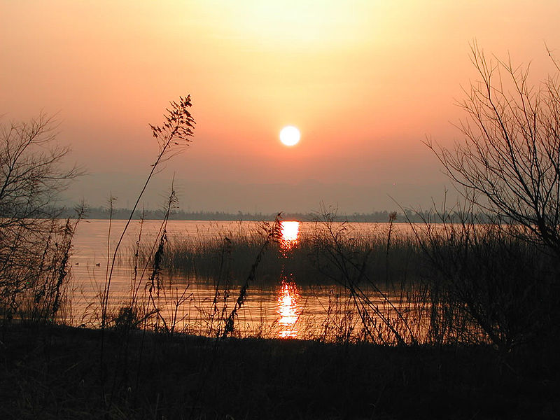 File:Biwa Lake.jpg