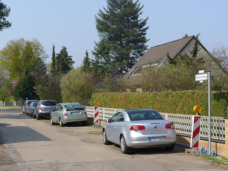 File:Blakenheideweg (Berlin-Wilhelmstadt).JPG