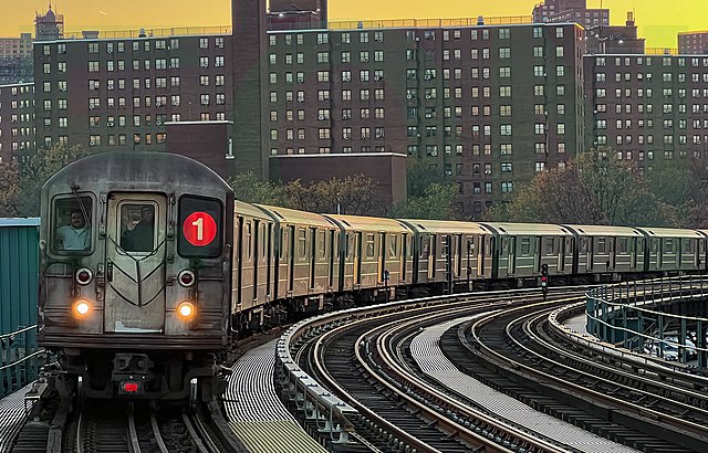 Image: Bombardier R62A “1” Train arriving into 207th Street   November 2022