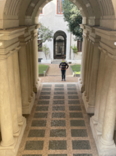 View through Borromini's gallery to the courtyard. The illusory effect is reversed, and the viewer becomes like a giant. Borromini Perspectival Corridor, Opposing View.png