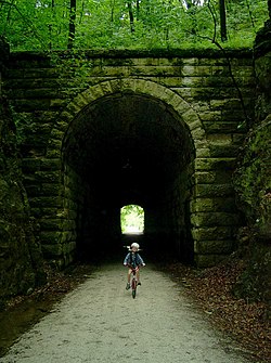 Junge auf Katy Trail.jpg