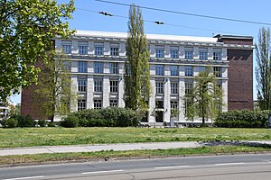 Masaryk-Universität: Entstehungsgeschichte, Fakultäten und Institute, Zahlen zu den Studierenden und Mitarbeitern
