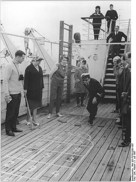 File:Bundesarchiv Bild 183-F0703-0301-007, MS "Fritz Heckert", Urlaubsreise nach Leningrad.jpg