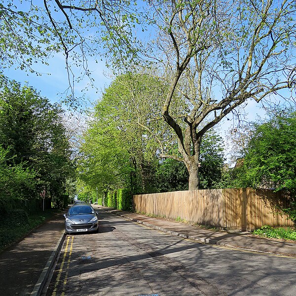 File:Cambridge, Red Cross Lane - geograph.org.uk - 5753533.jpg