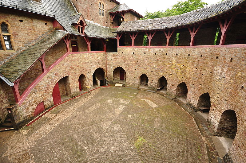 File:Castell Coch (4631).jpg