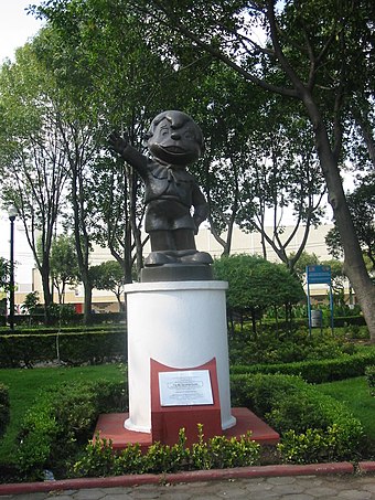 Statue in honor of Chabelo located in the "Jardin de los Grandes Valores" (Garden of Great Values) in Mexico City. It is a caricatured representation of his character in the program En Familia con Chabelo