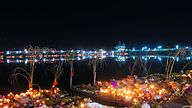నేపాల్ లోని జనక్‌పుర్ పట్టణంలో ఛట్ ఘాట్ లో సాయంకాలపు దృశ్యము