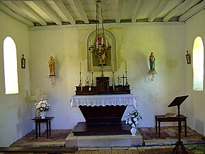 Ensemble de l'autel de la chapelle Sainte-Camille de Chevigny.
