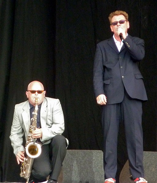 Chas Smash and Lee Thompson on stage 2009 (cropped)