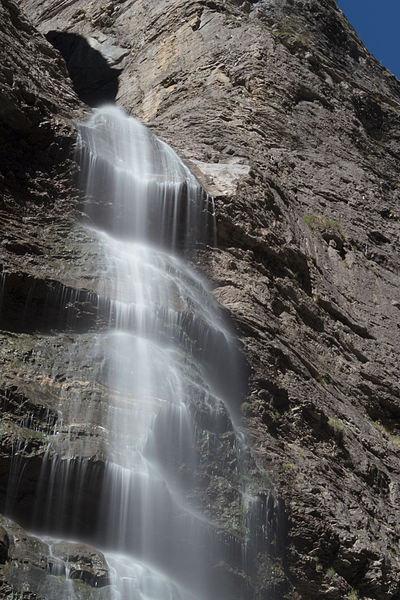 File:Cirque du Bout du Monde - Cascade de Vogealle-006.jpg