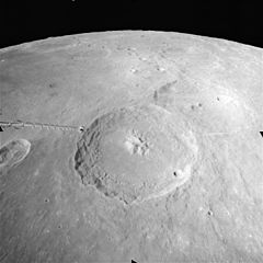 Theophilus.jpg кратері