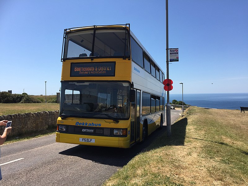 File:Dekkabus Optare Spectra.jpg