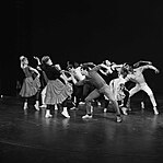 West Side Story på Det Norske Teatret 1965. Sølvi Wang och Rikki Septimus i förgrunden.