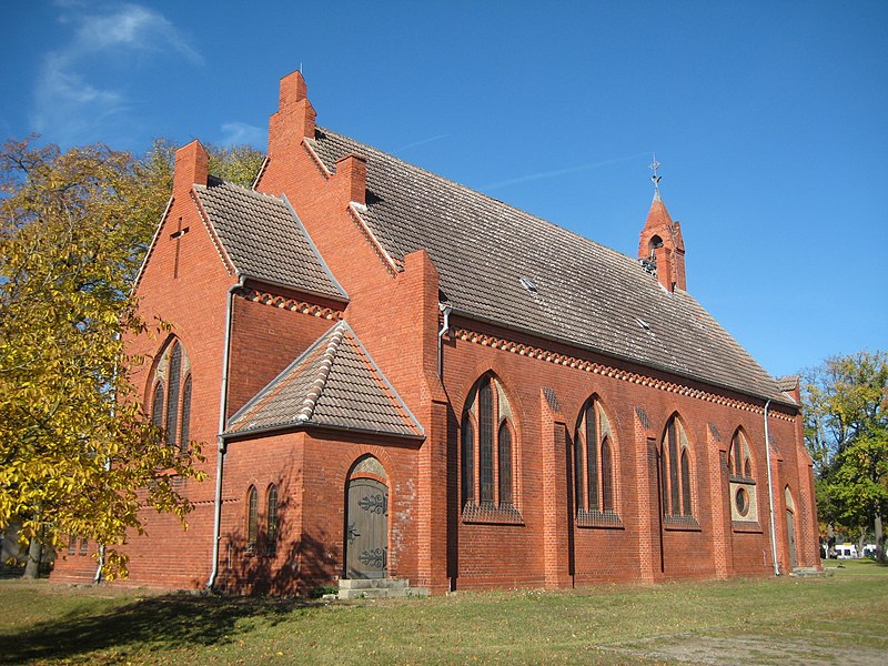 File:Dorfkirche Töpchin - Deutschland - panoramio.jpg