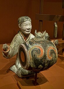 Han dynasty drummer Drummer Western Han Dynasty China 206 BCE-9 CE Painted Earthenware (7983310618).jpg