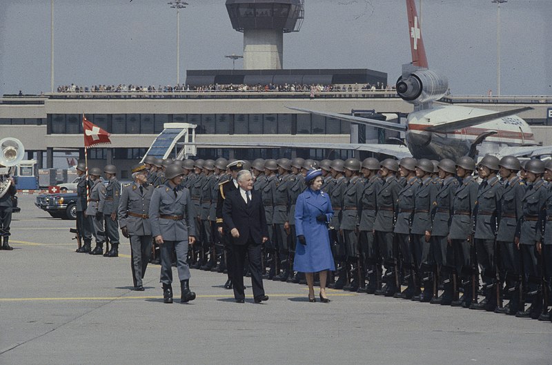 File:ETH-BIB Com LC1736-001-001 Queen Elizabeth II and Georges-Andre Chevallaz Kloten 290480.jpg