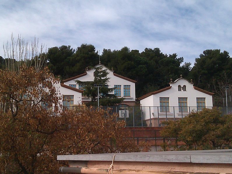 File:Escola del Parc del Guinardó.jpg