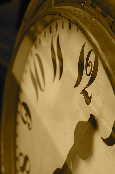 File:Face of an old clock.jpg
