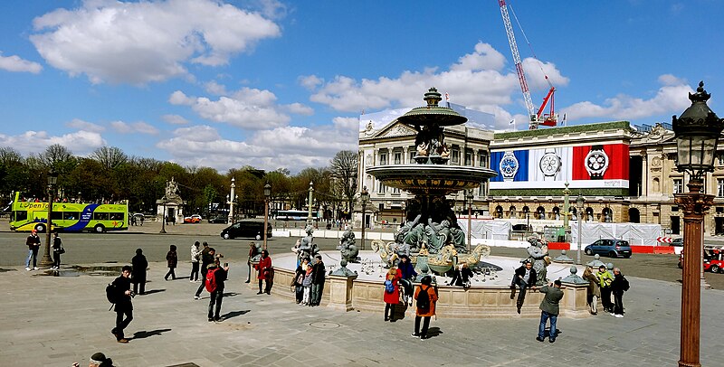 File:Fontaine, Place de la Concorde France - Paris - panoramio (17).jpg