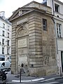 La fontaine Boucherat, côté rue Charlot.