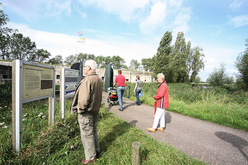 File:Fort bezuiden Spaarndam IMG 9555 (14554251117).jpg