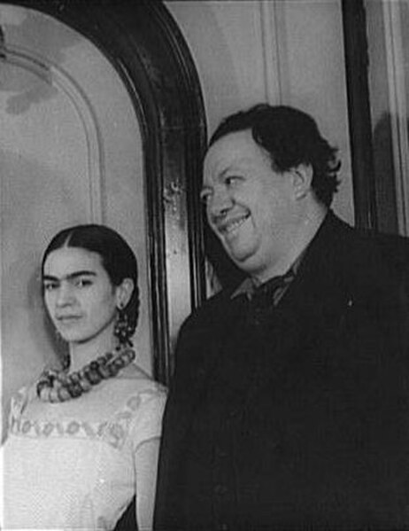 Frida Kahlo and Diego Rivera in 1932, photo by: Carl Van Vechten