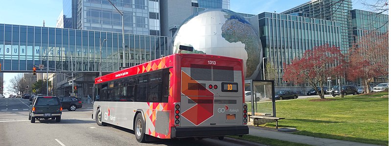 File:GoRaleigh Bus at NC Science Museum.jpg