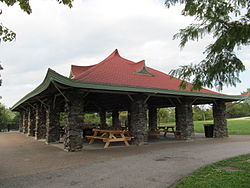 پناهگاه Green Hill Park، Worcester MA.jpg