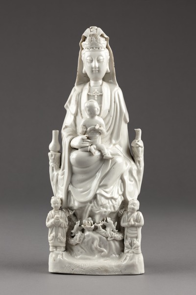 File:Guanyin barmhärtighetens gudinna gjord av porslin i Kina på 1600-talet - Hallwylska museet - 95581.tif