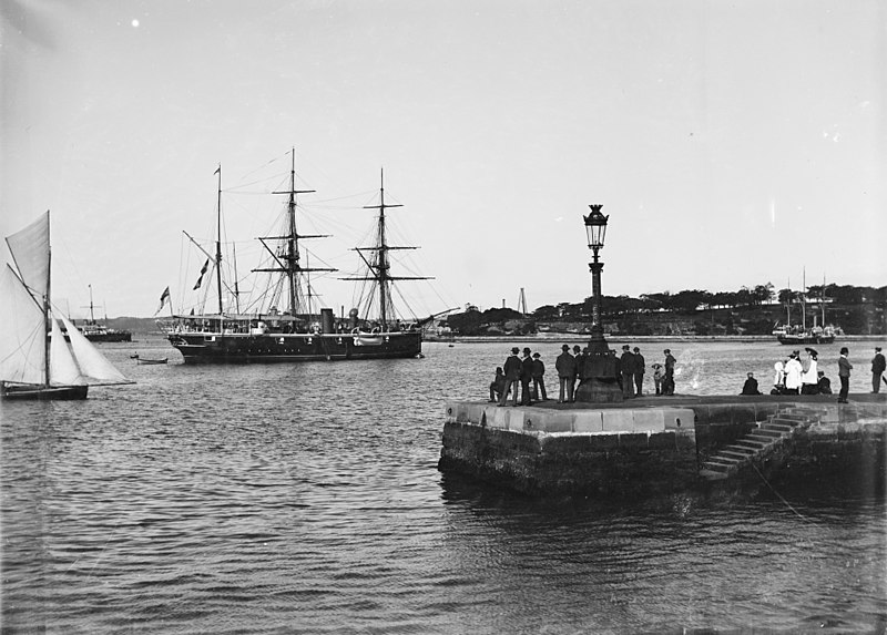 File:HMS Royalist in Sydney Flickr 3640341634.jpg