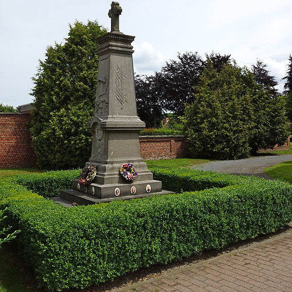 File:Hertsberge Monument.jpg