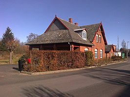 Het voormalige stationsgebouw van Hundslund