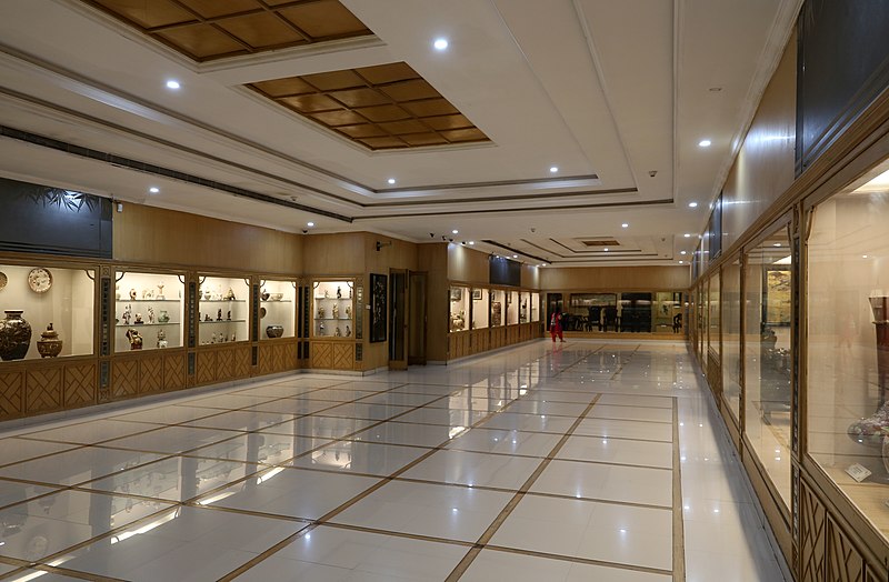 File:Hyderabad, salarjung museum, sala dell'arte giapponese 02.jpg