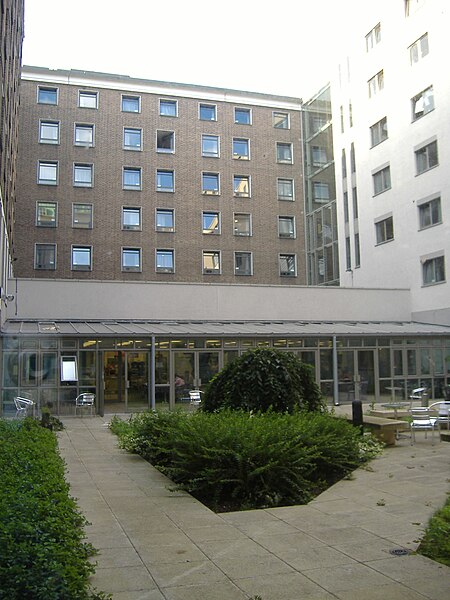 File:IH Bar courtyard.JPG