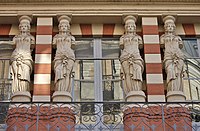 White terracotta caryatids, Virebent factory (Toulouse), 1830s.