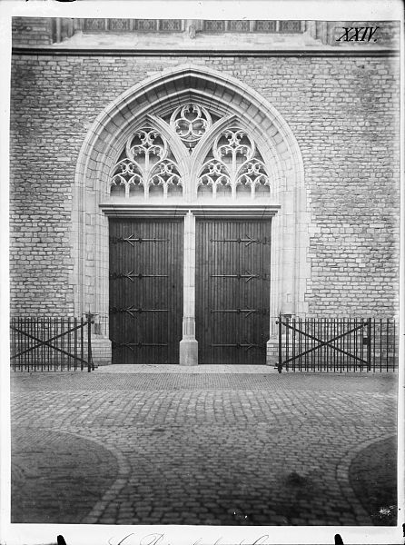 File:Ingang zuid-transept na herstel - Leiden - 20134056 - RCE.jpg